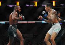 Экс-чемпион потерпел разгромное поражение на турнире UFC 322