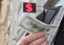 С 8 декабря 2025 года, то есть уже в ближайший понедельник, российские граждане и иностранцы из дружественных стран получат полную свободу в переводе средств за рубеж — Центробанк отменяет все действовавшие ранее ограничения на такие операции