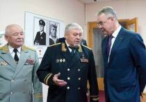 Накануне Дня Героев Отечества, который отмечается 9 декабря, губернатор Ставропольского края Владимир Владимиров провёл встречу с обладателями высшей государственной награды — земляками, удостоенными звания Героя России