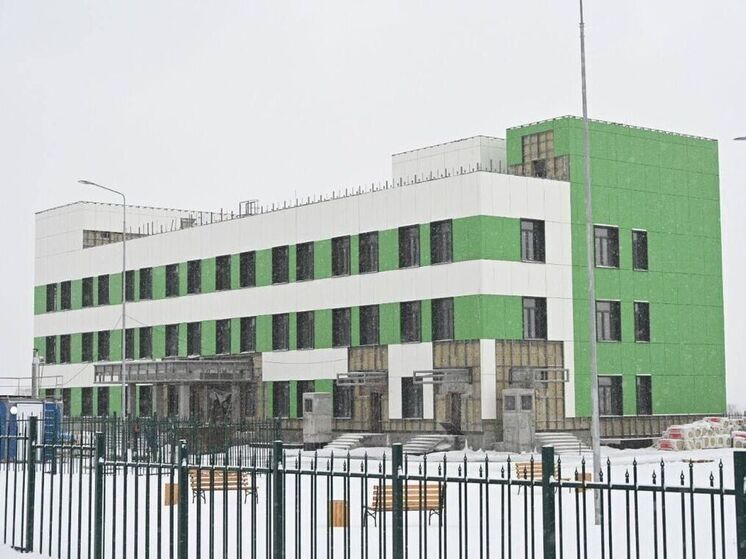 В Кузбассе строительство новой больницы буксует: подрядчик не набрал рабочих