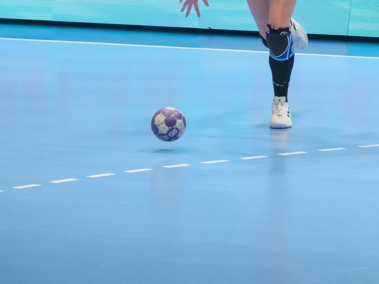 Астраханские гандболистки дважды уступили москвичкам