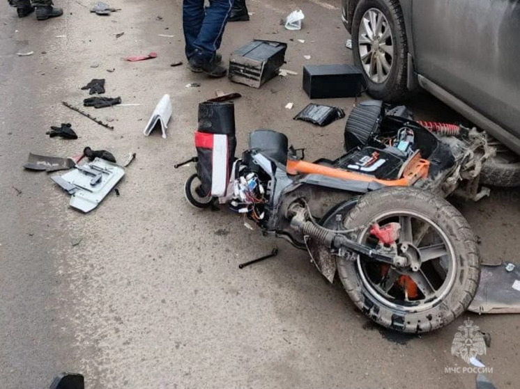 В Калуге госпитализировали 21-летнего водителя самоката