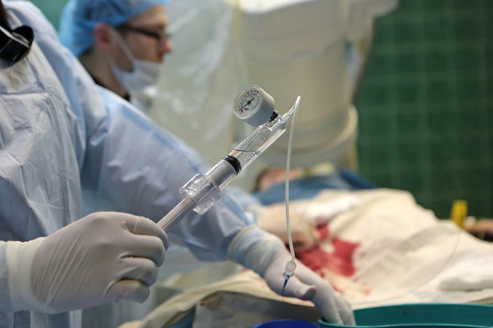 Иголка застряла в горле у россиянина