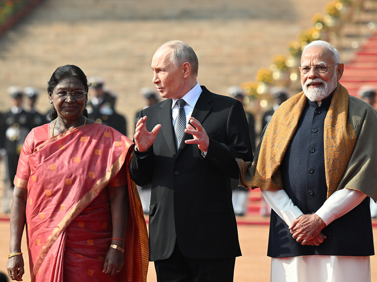 Владимир Путин в ходе двухдневного визита провел ряд двусторонних переговоров в Индии