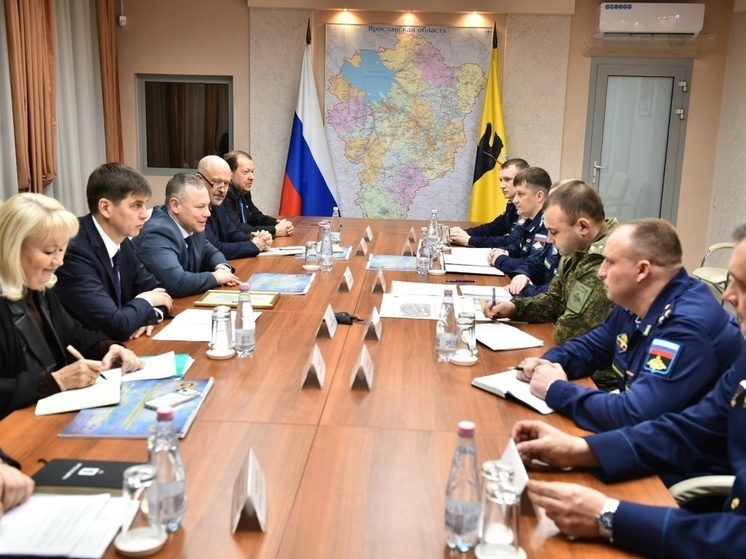 Ярославский губернатор провел встречу с командованием десантного полка