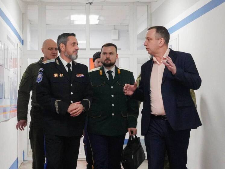 Об исторической роли казаков рассказал студентам Хабаровского техникума атаман Виталий Кузнецов