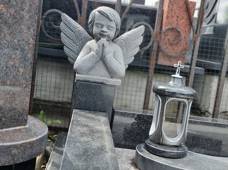 Пропавшую в Крыму мать двоих детей хоронили в закрытом гробу