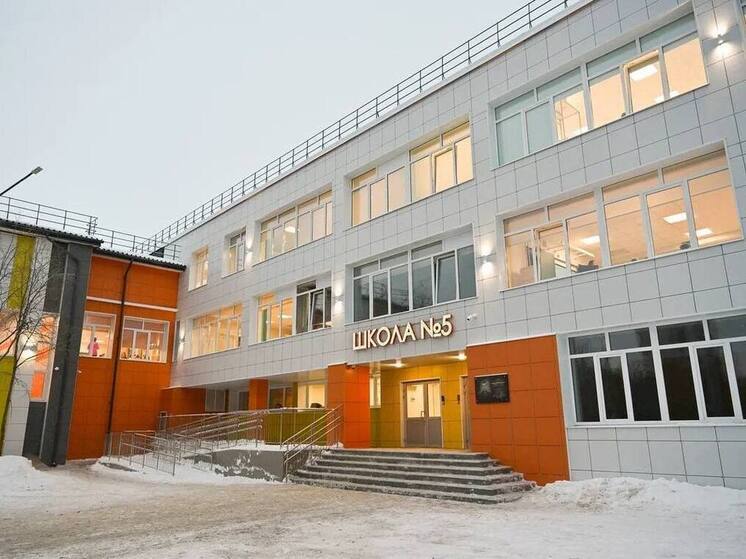 В Мончегорске открыли обновленную школу раньше срока