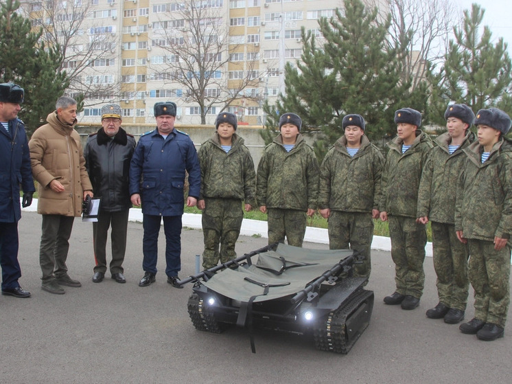 Московский предприниматель передал ставропольским бойцам платформу для эвакуации раненых