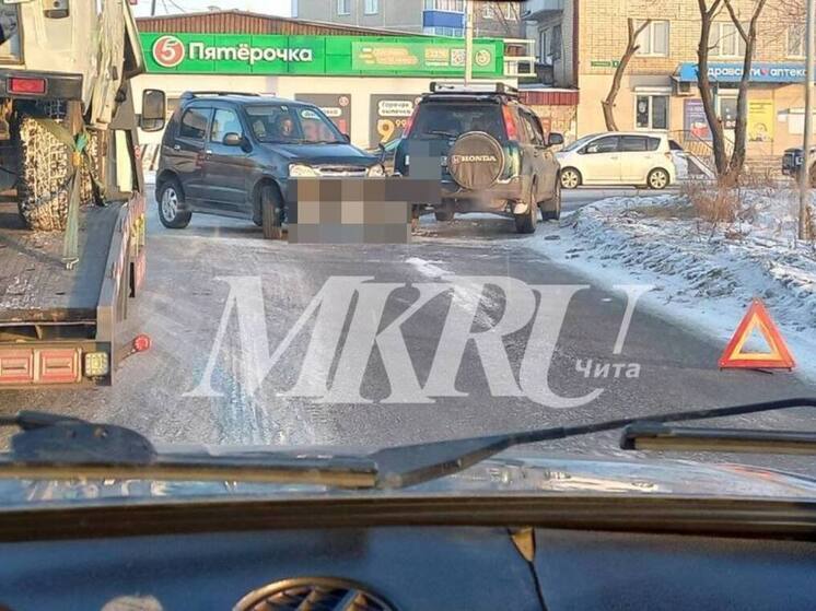 ДТП затруднило движение на улице Назара Широких в Чите