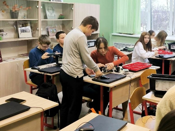 В Окуловском округе всю неделю работал передвижной технопарк «Кванториум»