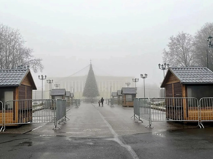 В Великом Новгороде почти завершили монтаж звездного неба на главной площади