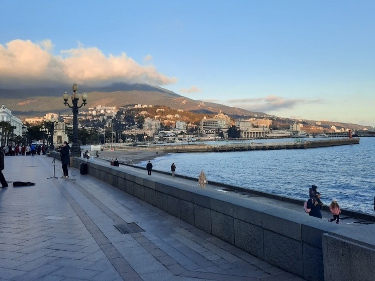 В Ялте запретят остановку и стоянку машин на участке улицы Ленинградской