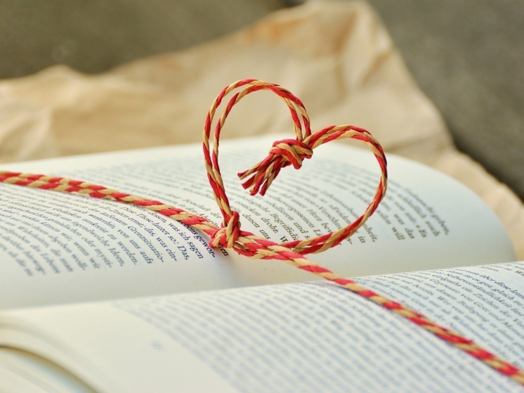 Нижегородцы по-прежнему любят читать бумажные книги