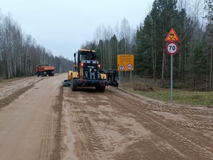 К грейдированию грунтовых дорог приступят с наступлением морозов в Кировской области