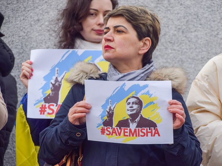 А его дядя призывал открыть против РФ «второй фронт»