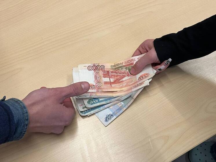 Бюджетникам Мурманской области поднимут зарплаты на четыре процента