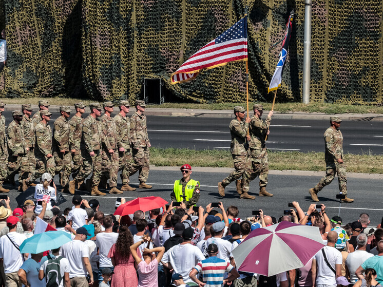 Свыше 60% американцев поддерживают предоставление американского оружия Украине