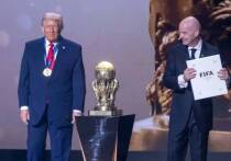 Президент США Дональд Трамп в 2025 году вел активную кампанию за получение Нобелевской премии мира, но ее в итоге отдали экс-депутату парламента Венесуэлы Марии Корине Мачадо. Утешил нового друга президент ФИФА Джанни Инфантино, учредивший свою «премию мира» и вручивший ее на церемонии жеребьевки ЧМ-2026 своему новому «папуле».