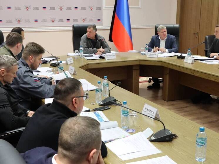 Хуснуллин обсудил в ДНР наращивание промпотенциала и инвестиции