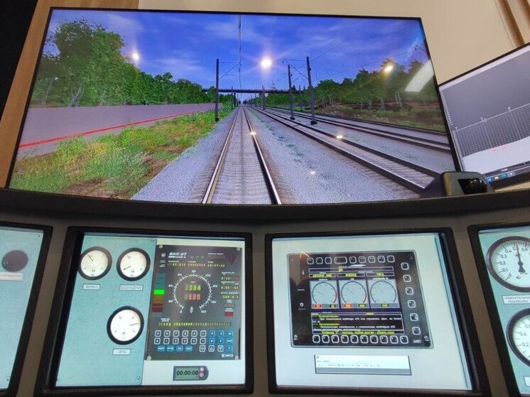 Студенты ПГУПС в Калининграде прокатились на виртуальном локомотиве