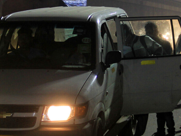 Жители Одессы разбили микроавтобус ТЦК и спасли мобилизованных