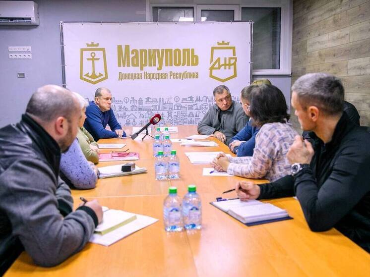 Вице-премьер Хуснуллин обсудил жилищные вопросы мариупольцев в ДНР