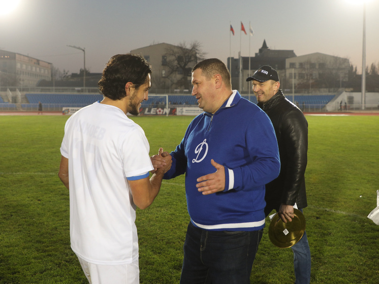 То, о чем так долго мечтали болельщики ставропольского «Динамо», свершилось – бело-голубая футбольная дружина выиграла национальное первенство в первой группе дивизиона «Б» второй лиги – и получила билет наверх, в «серебряную» группу дивизиона «А»