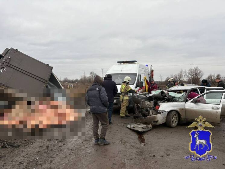 Под Самарой парень на ГАЗели влетел в Lada Priora, пострадала маленькая девочка