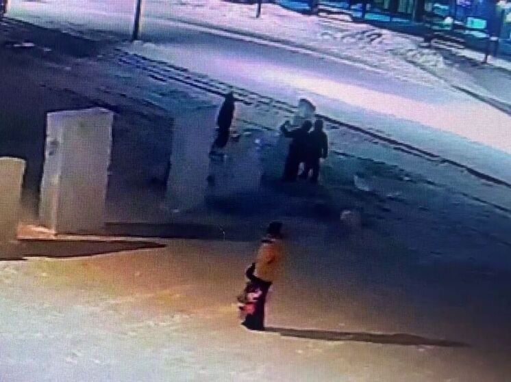 В Тынде подростки повредили ледяные скульптуры строящегося зимнего городка