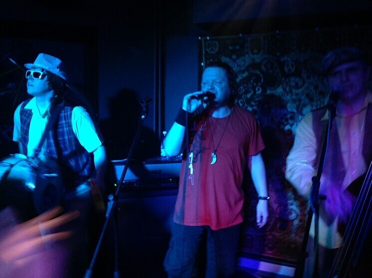 Лидер «Бахыт-Компота» Степанцов отказался петь с Ларисой Долиной