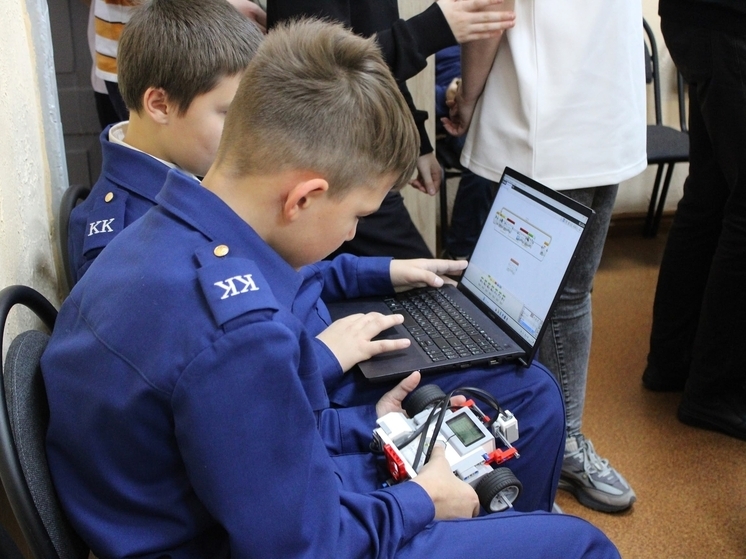 В Гвардейске юные инженеры сразились на робототехническом турнире