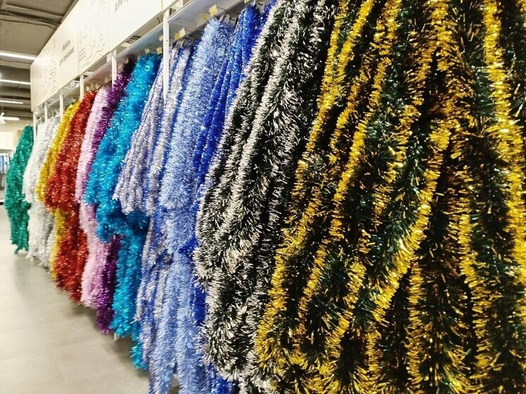 Ветеринар Шеляков: елочная мишура опасна для кошек и собак