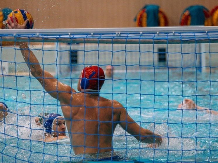 Астраханские ватерполисты дважды проиграли в Казани