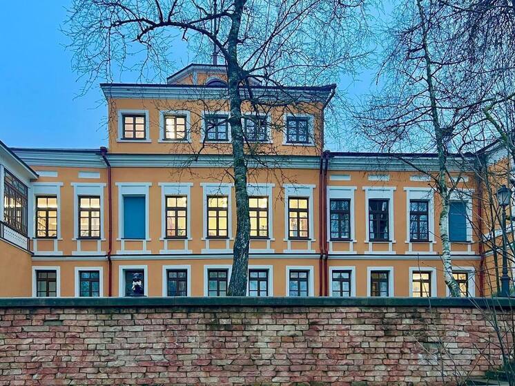 Историческое здание областной детско-юношеской библиотеки имени В.А. Каверина – свидетель веков и центр просвещения