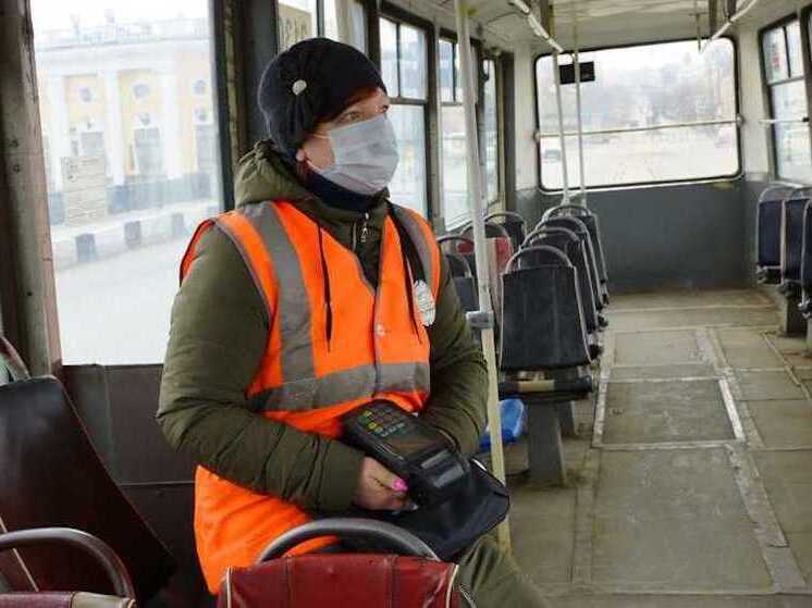 От администратора до кондуктора: где могут подработать пенсионеры Челябинска