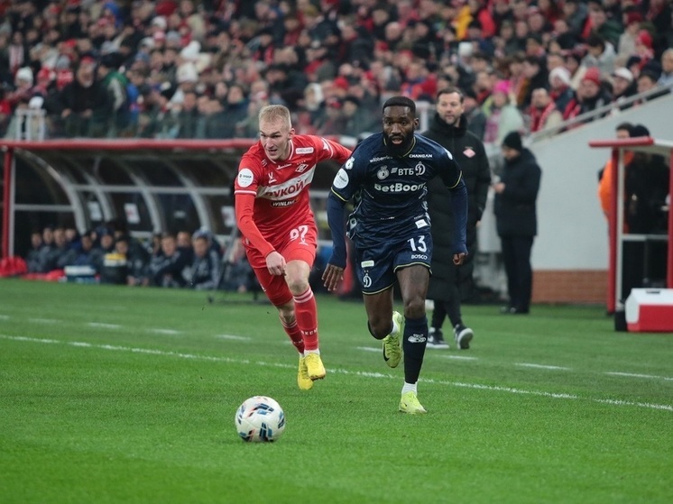 В 18-м туре РПЛ «Спартак» и «Динамо» сыграли вничью 1:1: автогол Осипенко (19') и ответный гол Сергеева (61'). И.о. тренера «Динамо» Ролан Гусев назвал игру «эмоциональными качелями», подчеркнул тактические перестановки из-за травм (Сергеев играл в центре полузащиты, замена Осипенко — на усиление атаки), отметил важность хладнокровия и подтвердил неудовлетворительную оценку первой половины сезона.