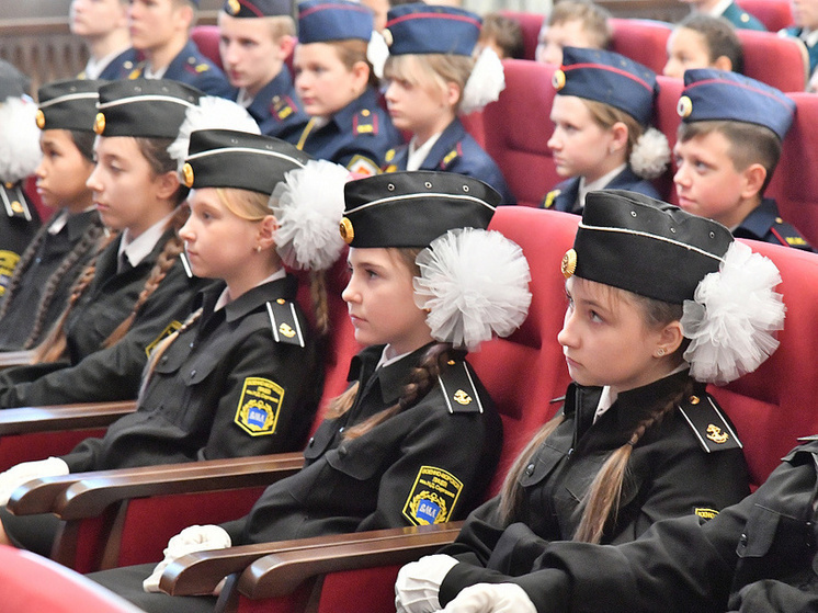 Хабаровск поздравил с присягой 120 новых юнармейцев