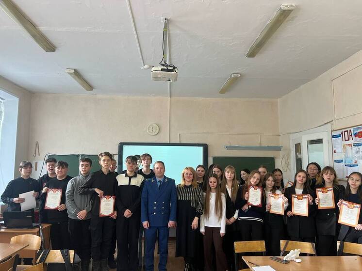 В районе Бурятии школьники узнали о борьбе с коррупцией