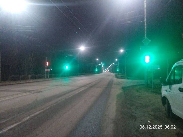 На калужском перекрёстке появился новый светофор