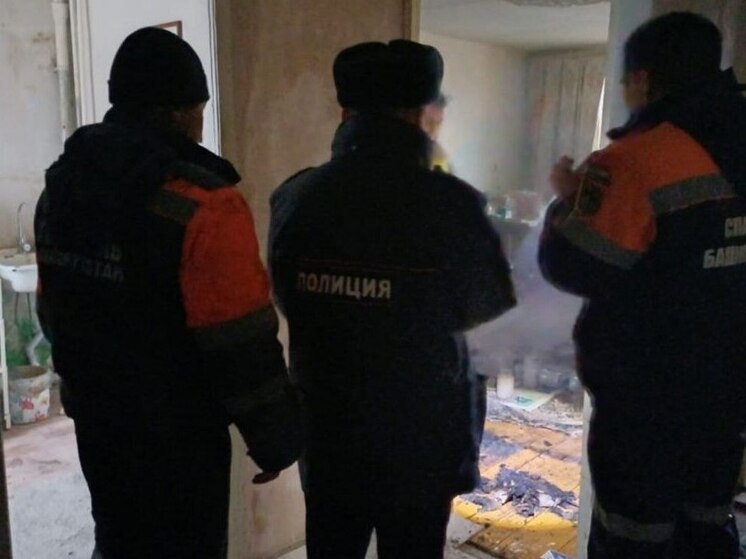 В Сибае из задымленной квартиры спасли мужчину