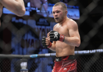 Россиянин забрал пояс у грузина на турнире UFC 323