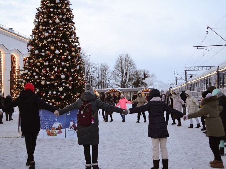 В Новгородской области стартовала продажа билетов на поезд Деда Мороза
