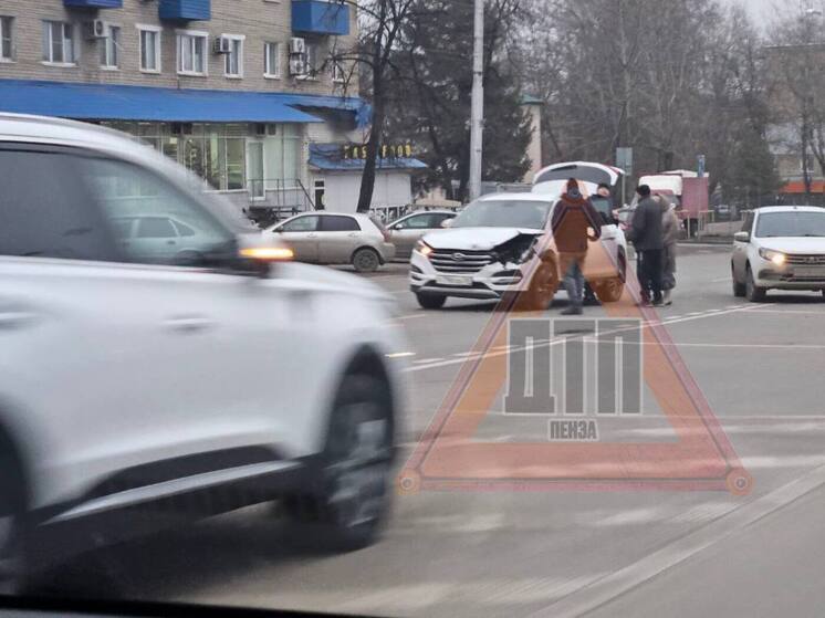 В Пензе произошло ДТП на проспекте Победы