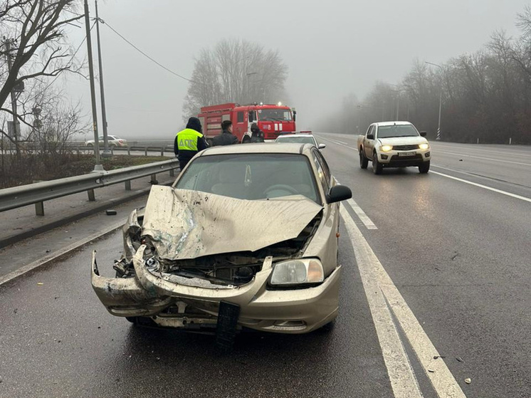 В Грибановском районе произошло ДТП с участием трех машин и пострадавшим