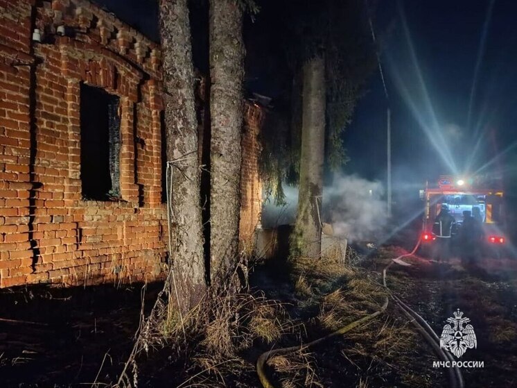 В Арсеньевском районе птушили неэксплуатируемое здание на 70 квадратов