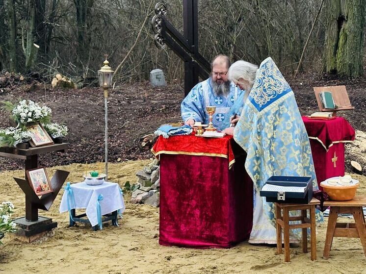 Первое за 100 лет богослужение прошло на месте разрушенного храма в Орловской области