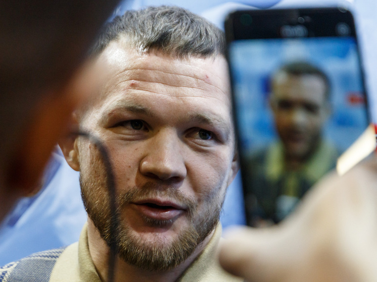 Пётр Ян победил Двалишвили и снова стал чемпионом UFC