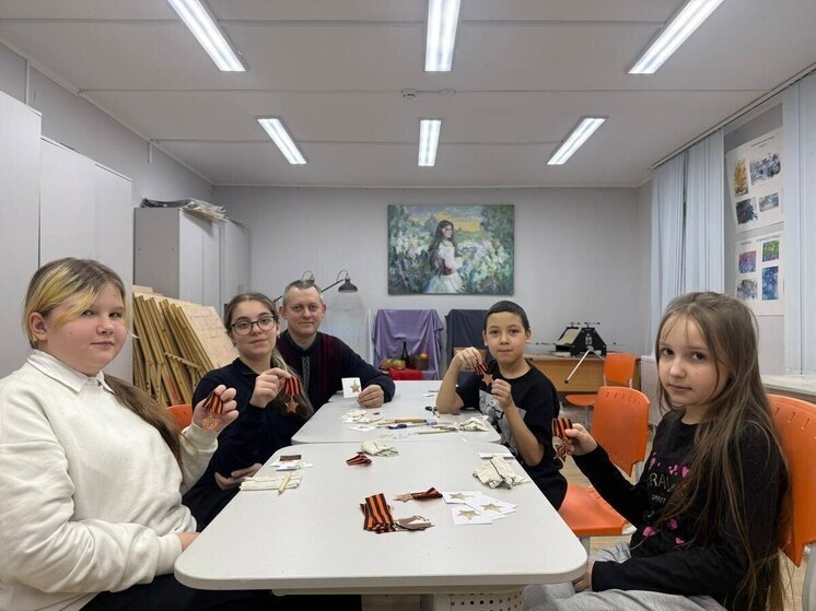 Авторские «Награды Героев» отчеканили дети в Муравленко