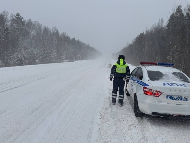 Трассу Екатеринбург – Нижний Тагил – Серов заметает снегом